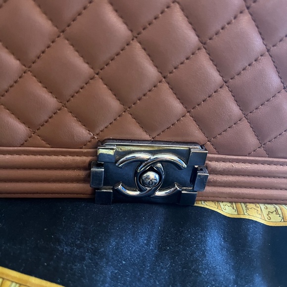 Chanel - Picture 2 of 11